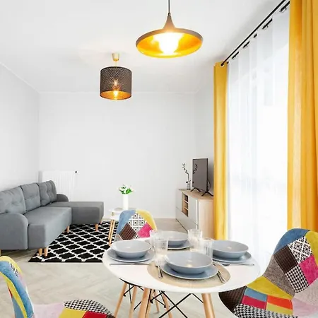 Large In Rondo Wiatraczna By Renters Varsavia