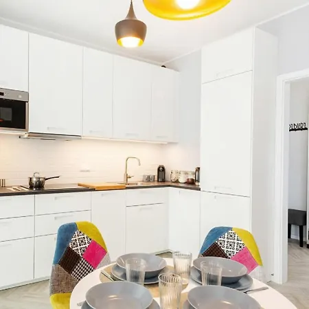 Large In Rondo Wiatraczna By Renters