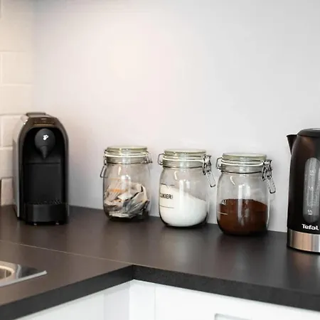 Large In Rondo Wiatraczna By Renters Apartament *