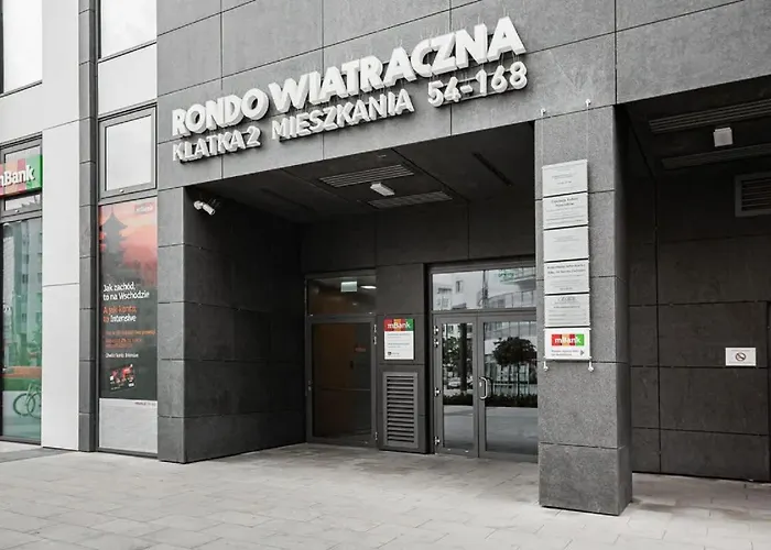 Lejlighed Large In Rondo Wiatraczna By Renters *