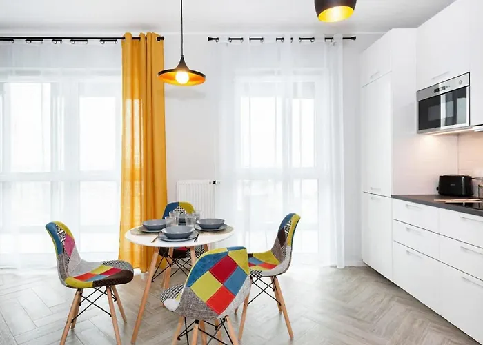 Large In Rondo Wiatraczna By Renters