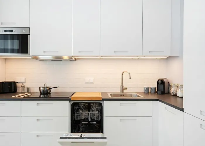 Large In Rondo Wiatraczna By Renters * Warszawa