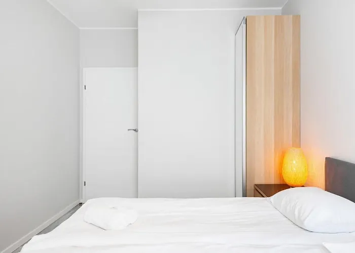 Lejlighed Large In Rondo Wiatraczna By Renters *